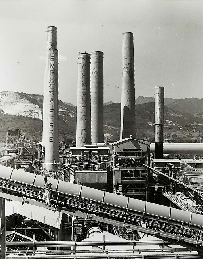 Chimneys and smokestacks from Empresas Ferré's Cemento Ponce
